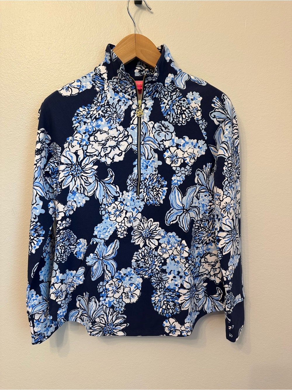 Lilly Pulitzer Skipper Popover Bouquet All Day Low Tide Navy Floral Half-Zip NWT - Picture 2 of 10